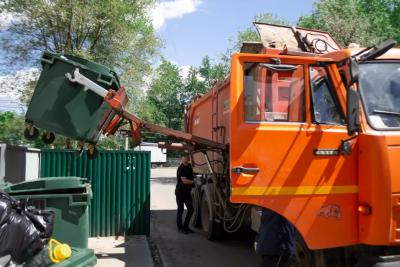 Атаки БПЛА, Медведев о «Томагавках» для Украины, повышение мусорных тарифов, гигантские костры на Солнце: важное к этому часу