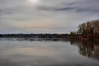 Народные приметы на 31 октября: что надо срочно убрать со стола, чтобы разбогатеть и кому соль принесет несчастье