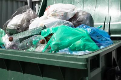 Еще один запрет от ЖКХ: за неправильный мусор жильцам выпишут штраф