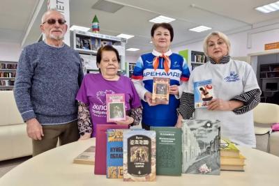 Жительница Сызрани Людмила Рязанова подарила библиотеке 100 книг