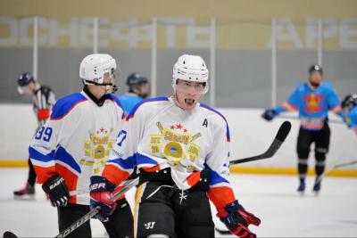 Хоккеисты &laquo;СВВАУЛ&raquo; выиграли регулярку, уничтожив действующего чемпиона Сызрани в последнем матче