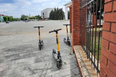 Электросамокаты замедлят до 12 км/ч, введут ОСАГО, штрафы до 25 тысяч и запретят ездить по тротуарам