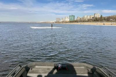 На Волге парень решил покататься на льдине: шанс вернуться на берег был упущен