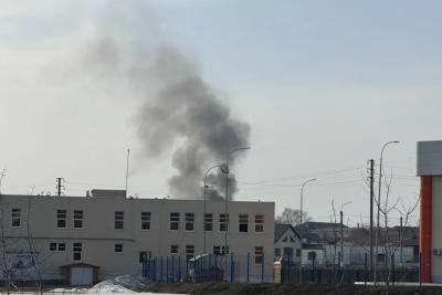 Очевидцы сообщили о громком хлопке: в центре Сызрани виден черный столб дыма