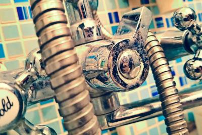 Роддом, детсад и жилые дома Сызрани остались без воды - появились подробности