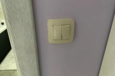 Минута и пожелтевший пластик в квартире сверкает белизной: простое средство из аптеки