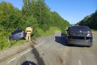 Фото с места жесткой аварии под Сызранью: есть пострадавшие