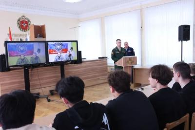Прямой диалог с передовой: самарские студенты пообщались с операторами боевых дронов