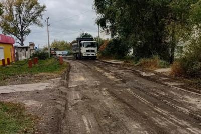 Ключевой маршрут приводят в порядок: в Сызрани взялись за проблемную дорогу и подъезд к больнице