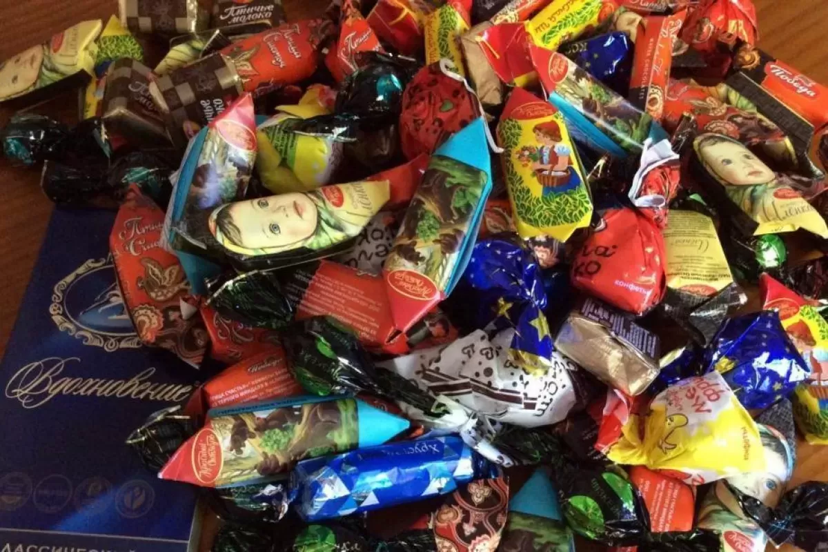 «Не берите даже как товар по акции»: Роскачество назвало конфеты, которые лучше не брать