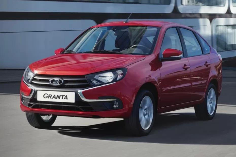 АвтоВАЗ обновил комплектации LADA Granta. Минимальные цены на лифтбек и универсал выросли на более чем 100 тысяч рублей