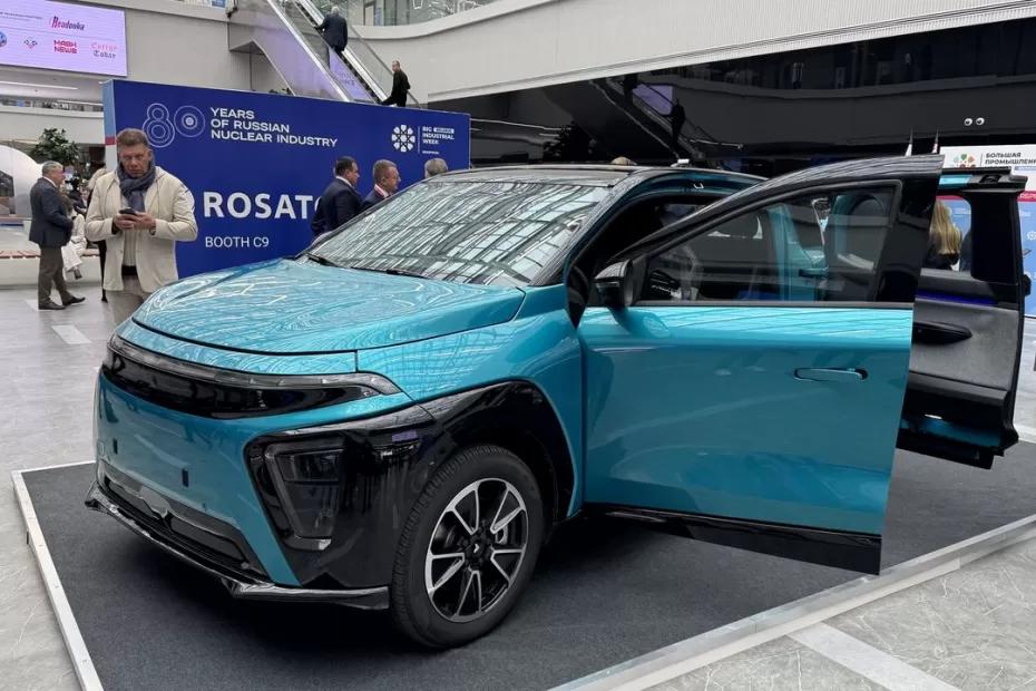 На выставке «Иннопром. Беларусь» показали российский электромобиль «Атом». Эксклюзивные подробности о новинке