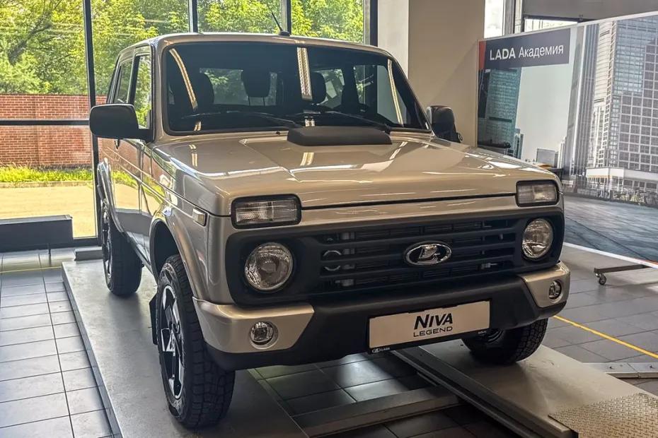В России начались официальные продажи новой &laquo;Нивы&raquo;. Сколько стоит LADA Niva Legend после крупнейшего обновления за десятки лет
