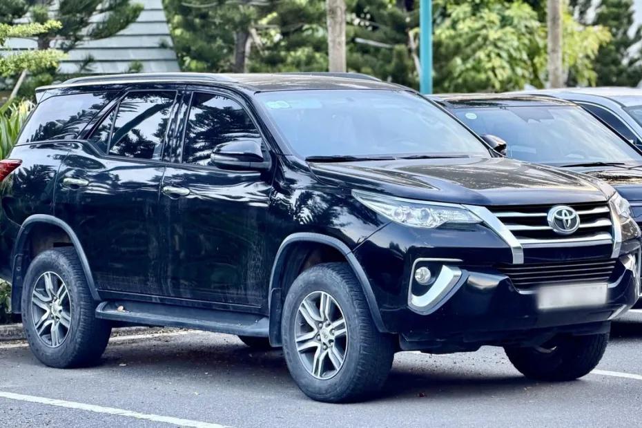Сколько стоит надежная семиместная Toyota? Раскрыты реальные цены на новый рамный внедорожник с доставкой в Россию