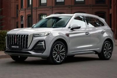 В России неожиданно переписали цены на автомобили Hongqi: сколько стоят H5, H9 и HS3 теперь