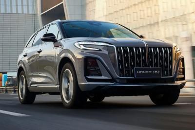 В России переписали цены на два кроссовера Hongqi. Сколько стоят Hongqi HS3 и HS5 теперь