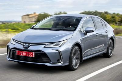В Россию хлынули десятки новых Toyota Corolla. Сколько стоит культовая модель прямо сейчас