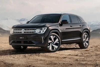 В Россию привезли десятки новых семейных кроссоверов Volkswagen. Сколько они стоят
