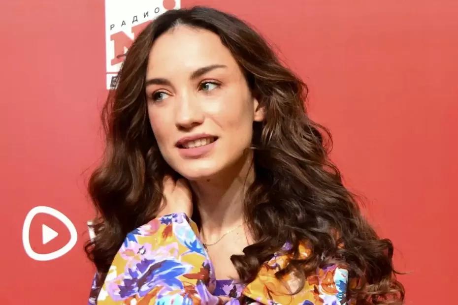 Ребенок с соплями не нужен: экс-супруг Дайнеко отказался от их дочери из-за болезни