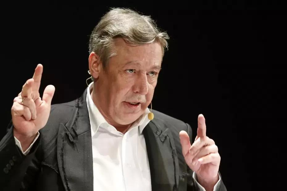 Михаил Евланов раскрыл детали беседы с освобожденным Михаилом Ефремовым