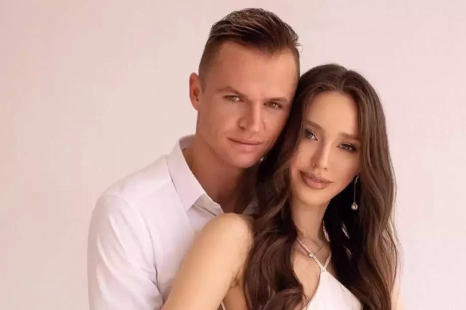 Дмитрий Тарасов трогательно проводил Анастасию Костенко в дорогу, оставаясь с детьми дома