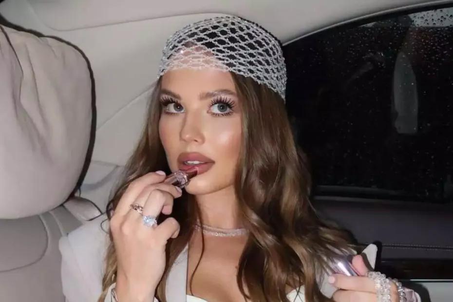 Лиана Шульгина показала себя в образе блондинки