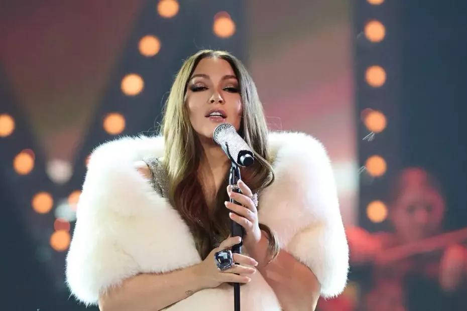 Ирине Дубцовой вручили в Кремле медаль за труды в искусстве