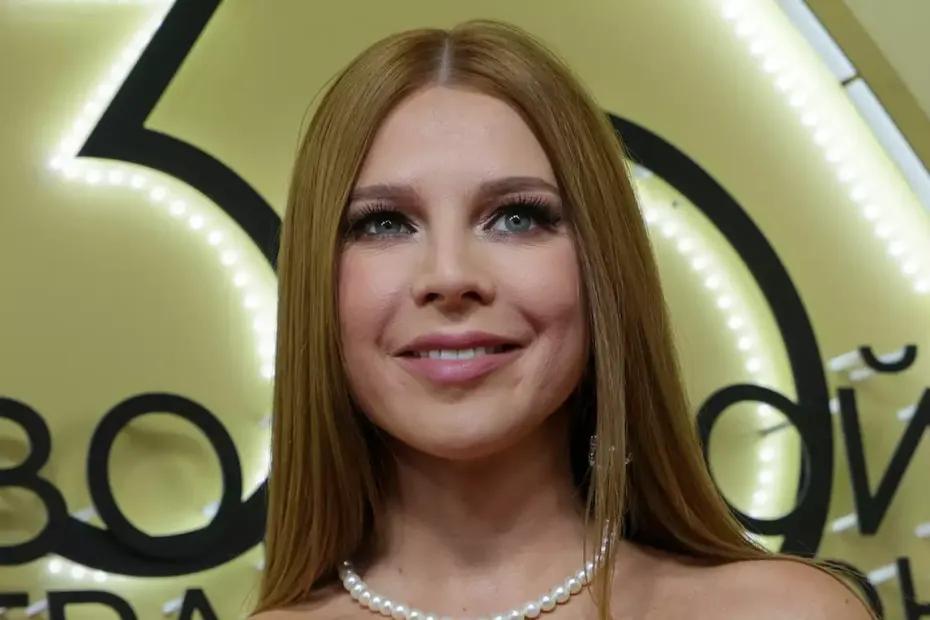 Наталья Подольская удивила прической и дерзким мини-нарядом