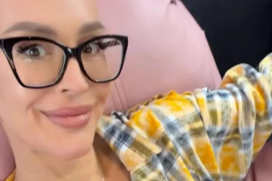 Мамочки поймут: Анна Бузова рассказала о&nbsp;первых месяцах материнства