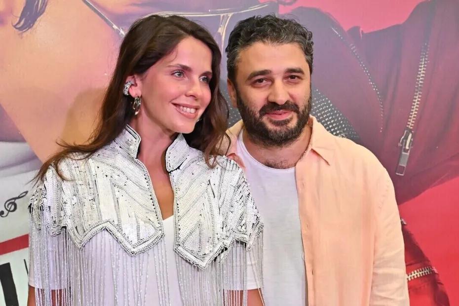 &laquo;Наш рейс улетел без нас&raquo;: Лиза Моряк с&nbsp;мужем застряли в&nbsp;Стамбуле