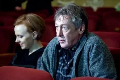 Михаилу Ефремову приписывают роман с актрисой Дарьей Белоусовой: они жили вместе в тюрьме три дня