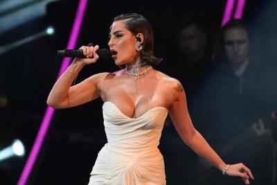 Seville вышла замуж за TONI и обнародовала свадебное фото