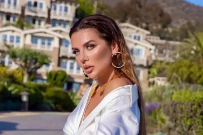 Анна Седокова показала трогательный отдых с собакой Марусей