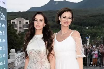 Дочь Анны Ковальчук отпраздновала юбилей с хеллоуинским размахом: фото