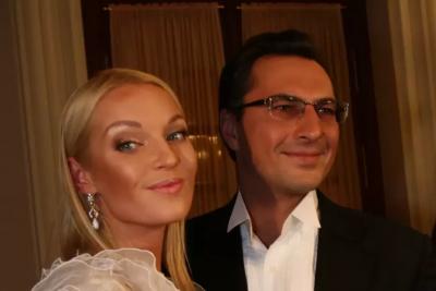 Бывший Волочковой отметил годовщину свадьбы: фото Игоря Вдовина и Елены Николаевой