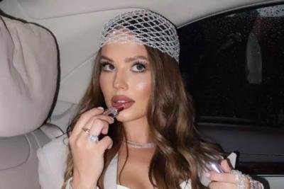 Лиана Шульгина показала себя в образе блондинки