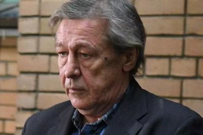 Михаил Ефремов зарегистрировал ИП в Москве