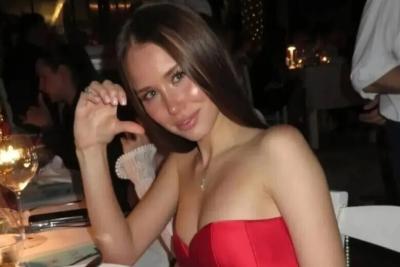 &laquo;Почему Гриша не&nbsp;оплатил грудь?&raquo;: в&nbsp;соцсетях обсудили фото Кибы в&nbsp;лифчике