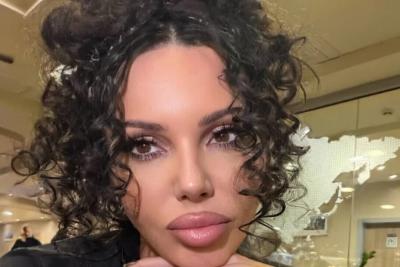 &laquo;Русалка&raquo;: Самойлова прогулялась в&nbsp;открытом купальнике по&nbsp;пляжу Колумбии