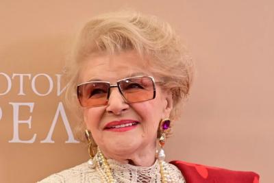 С&nbsp;годами все краше: 90-летняя Дружинина и&nbsp;звезда &laquo;Служебного романа&raquo; блистали на&nbsp;мероприятии