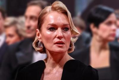 Умер отец Виктории Толстогановой: актриса показала его архивное фото