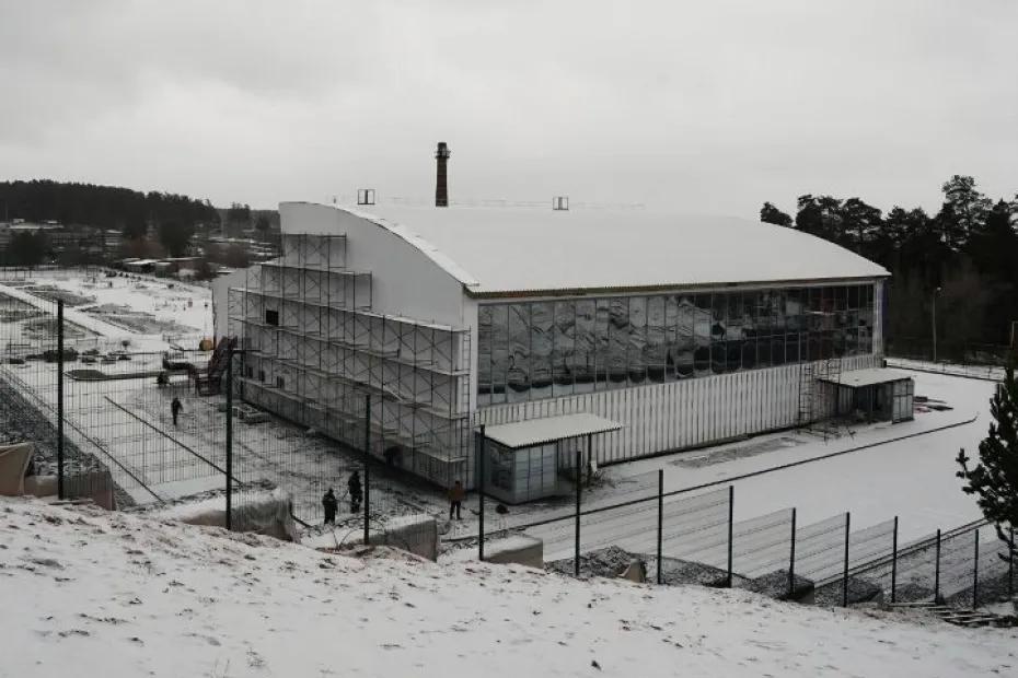 Крупный спорткомплекс в поселке Прибрежный в Самаре построили уже на 75%