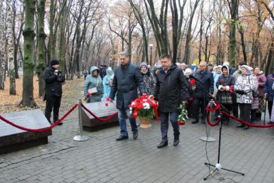 Память жертв политических репрессий почтили в Самаре 30 октября в парке Гагарина