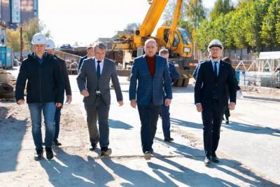 Губернатор проверил ход строительства станции метро «Театральная» в Самаре