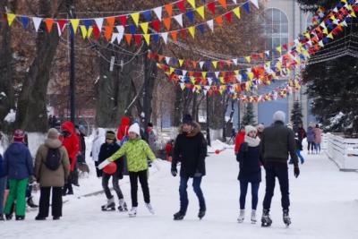 На набережной Самары установят 12-метровую елку и зальют большой каток