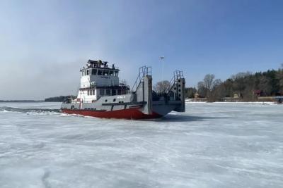 На Волге начали вскрывать лед для запуска теплоходов из Самары в Рождествено