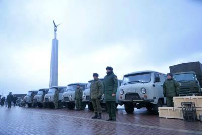 Вячеслав Федорищев передал от Самарской области в зону СВО очередную партию спецтехники