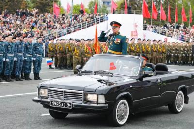 В Самаре состоялся военный парад и шествие «Бессмертного полка»