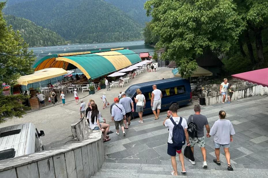 Правила в Абхазии, которые шокируют русских: что для них привычно, а для нас дико - важно знать, если соберетесь туда