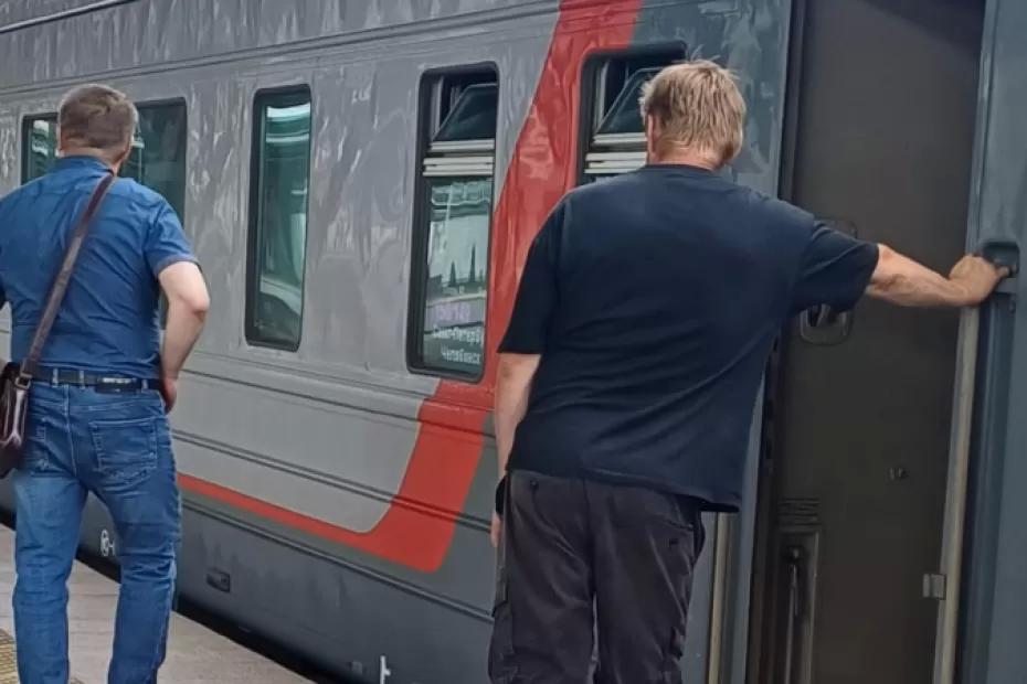 «Наглость - второе счастье». История из поездки на поезде: а мы снова готовимся проехать 54 часа, на этот раз в купе